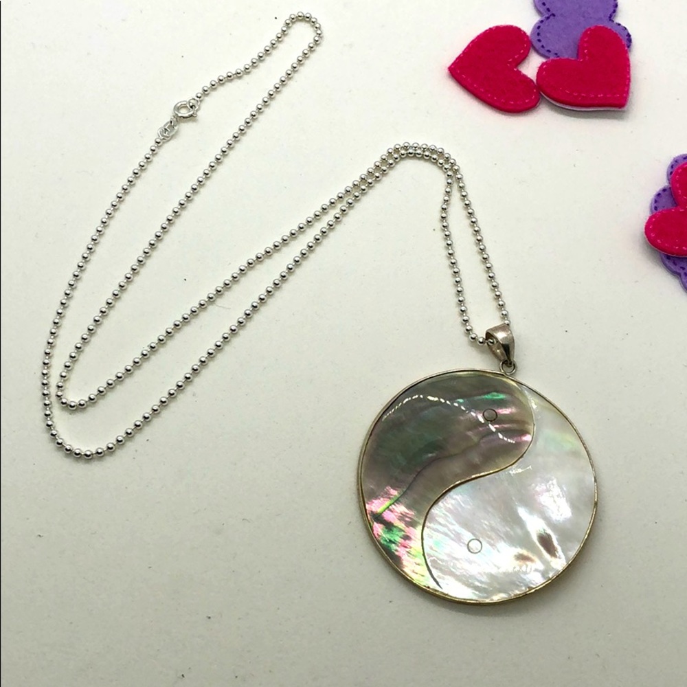 Mother of Pearl Ying Yang necklace
